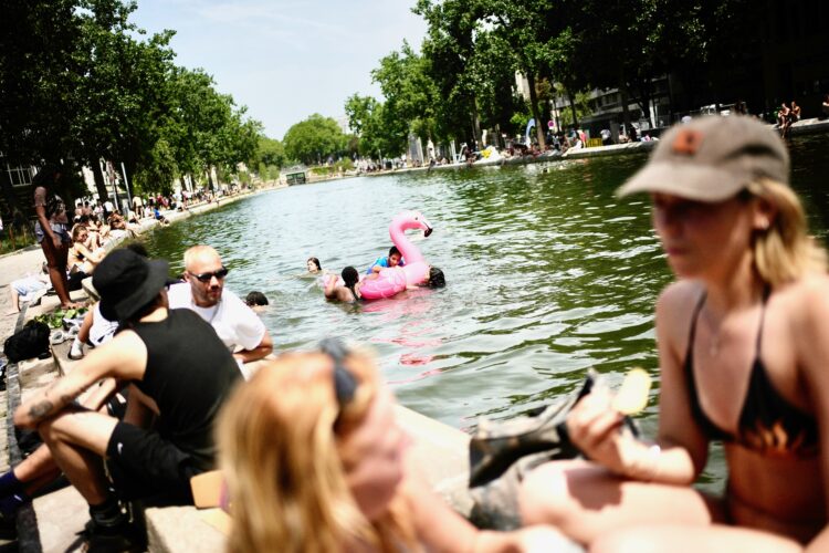 France deals with record-high heat during warm stretch